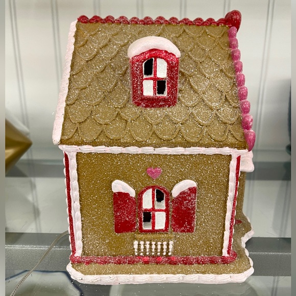 Valentine Gingerbread Red and Pink Heart Glitter House LED Light up NWT - Picture 4 of 5